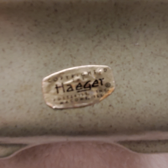 Vintage Haeger Speckled Olive Green Planter, #3991 - Picture 7 of 11